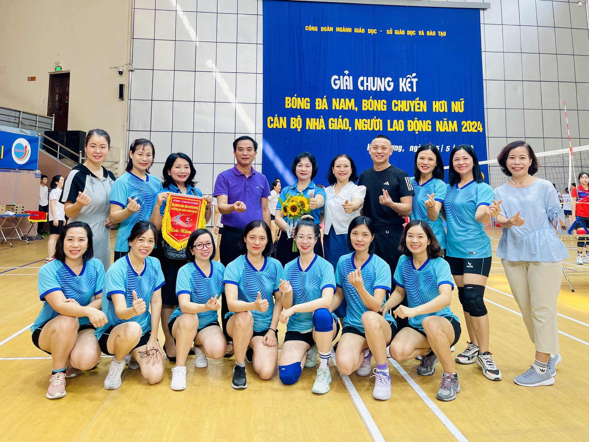 Sôi nổi giải chung kết bóng đá nam, bóng chuyền hơi nữ cán bộ nhà giáo, người lao động năm 2024.